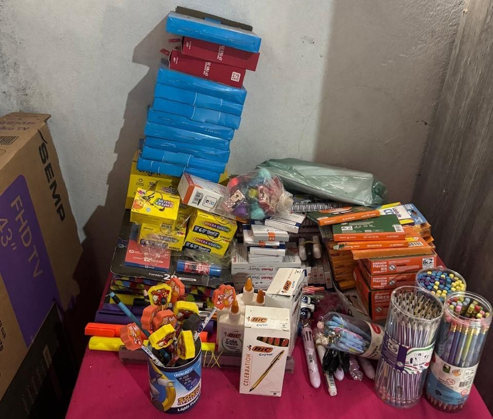 Pol�cia Civil prende funcion�rio e comparsa que furtaram papelaria em V�rzea Grande