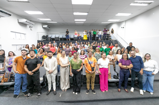 Professores passam por qualifica��o para aprendizagem de estudantes surdos em Cuiab�