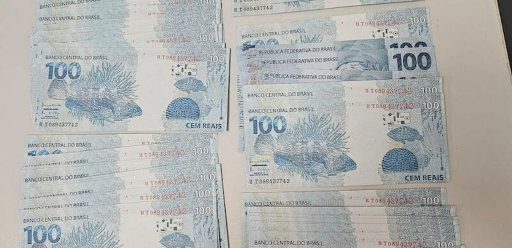 Mulher � presa pela Pol�cia Federal em MT ap�s receber encomenda de notas falsas pelos Correios