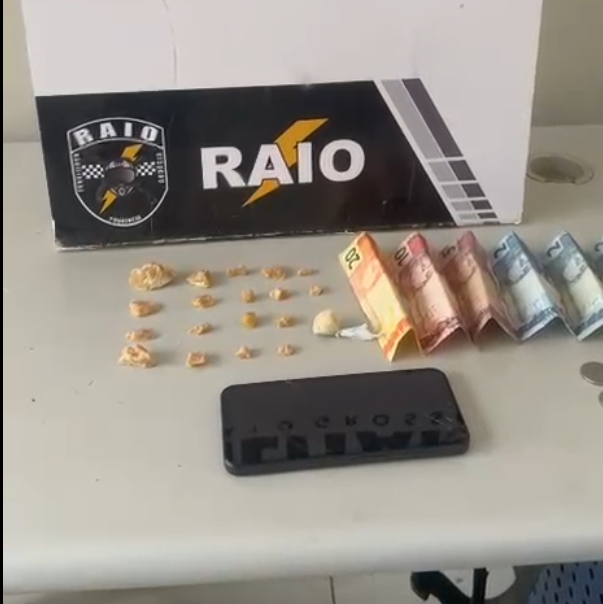 Companhia Raio prende dupla por tr�fico de drogas e apreende diversas por��es de coca�na em Cuiab�