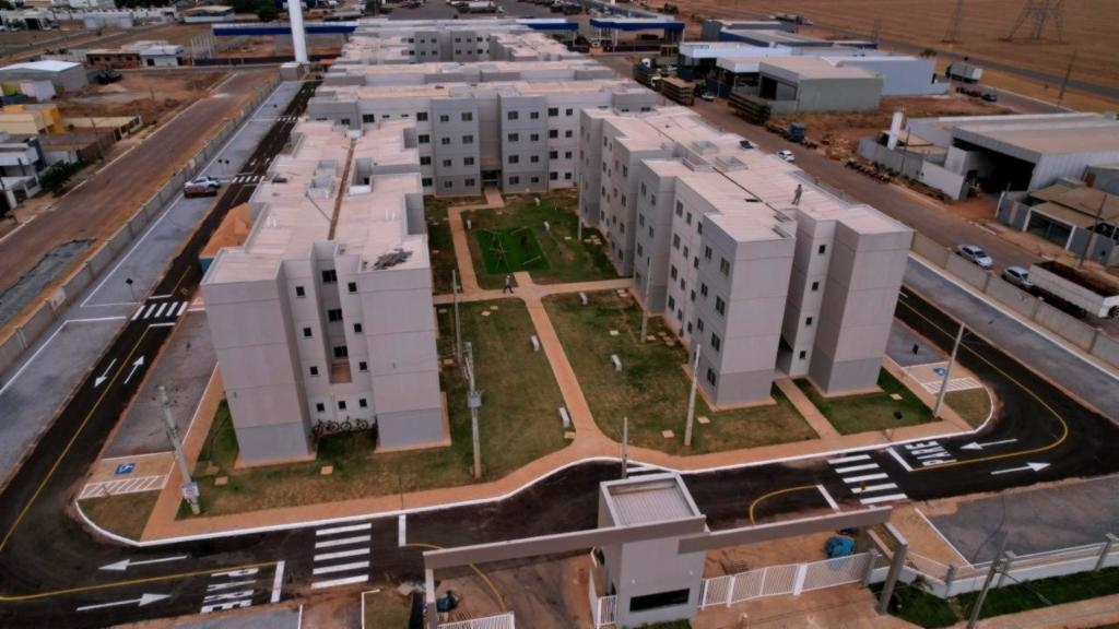 Governo de MT entrega 256 apartamentos do programa SER Famlia Habitao em Nova Mutum