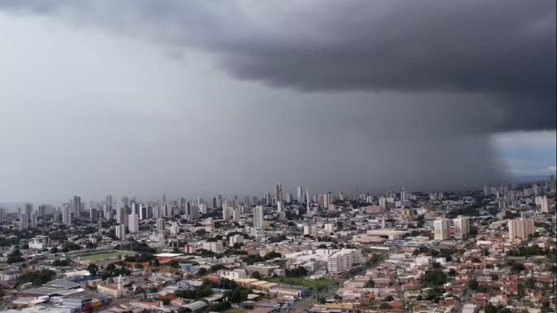 Inmet emite alertas de tempestade e chuvas intensas para Cuiab e outras regies de Mato Grosso