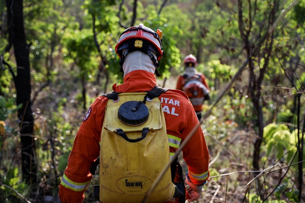 Corpo de Bombeiros controla incndios florestais na Serra do Roncador e no Parque Estadual da Serra Azul