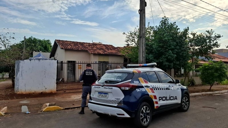 Criminosos invadem resid�ncia e matam jovem em Nova Mutum
