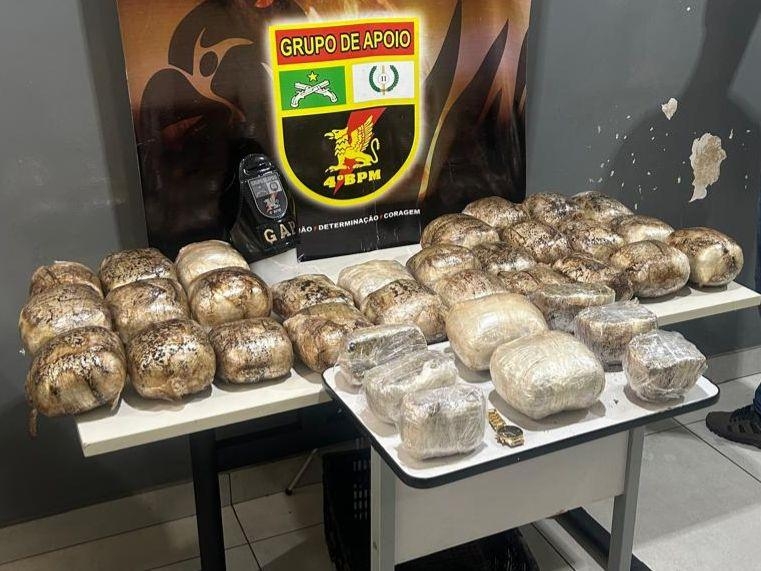 Pol�cia Militar apreende 50 quilos de maconha dentro de ve�culo em V�rzea Grande