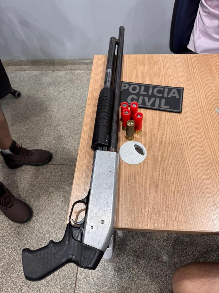 Pol�cia Civil de MT prende pai e filho que cometeram chacina no ano de 2020 em Colniza