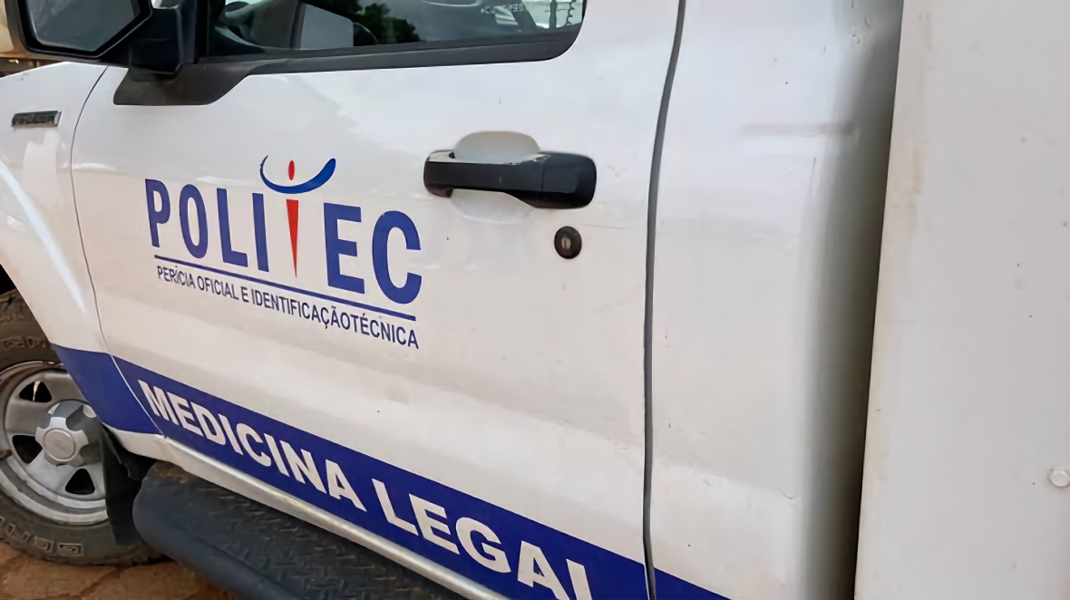 Jovem morre aps bater moto contra carro durante fuga da polcia 