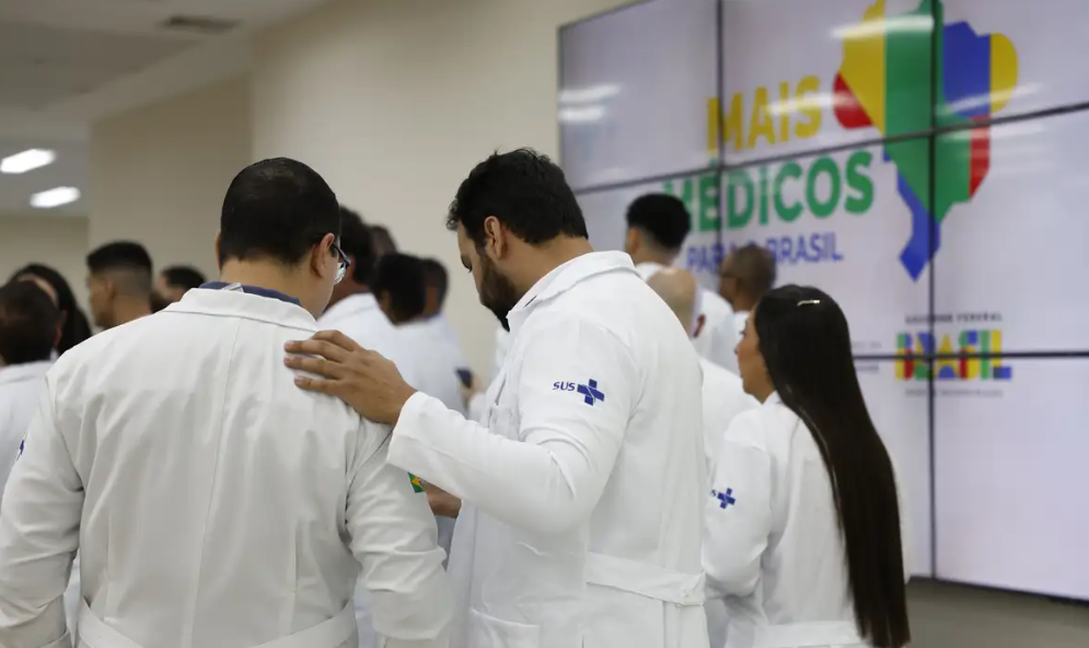 Estudantes de medicina de baixa renda tero auxlio do governo federal