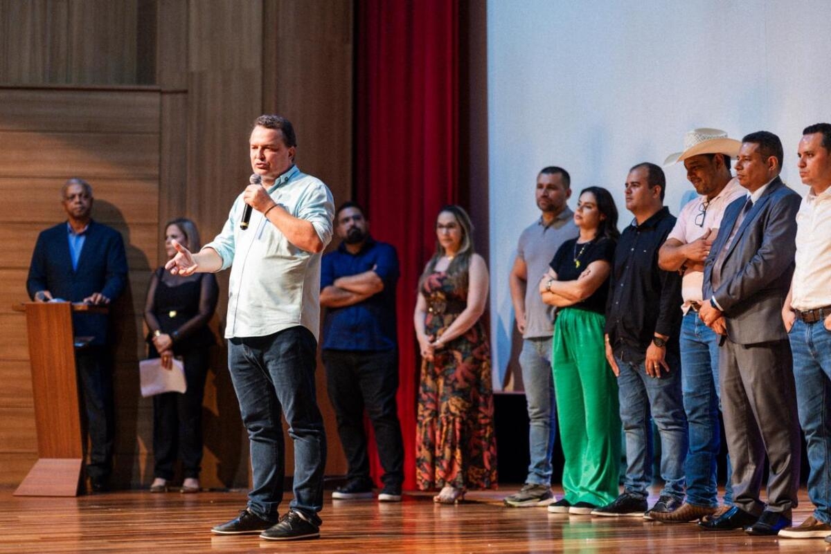Ns precisamos valorizar o centro histrico de Cuiab, afirmou o deputado Max Russi em estreia de documentrio