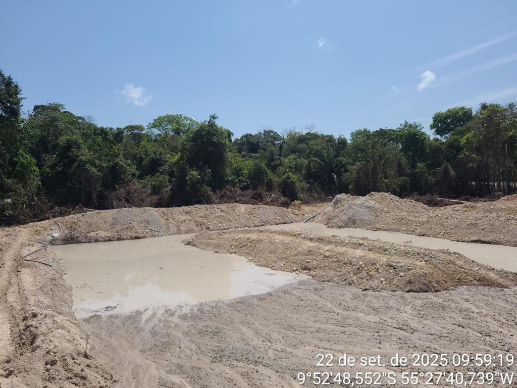 Batalh�o Ambiental da PM fecha garimpo e local de extra��o ilegal de madeira em duas cidades