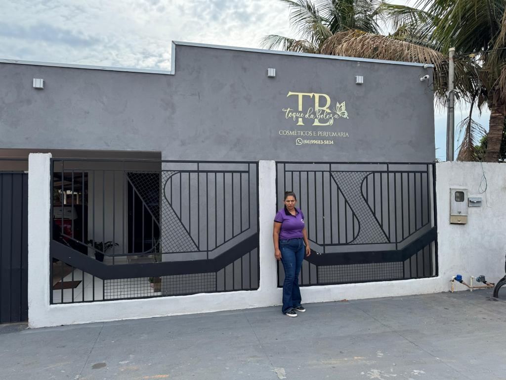 Empreendedora de gua Boa investe no comrcio de cosmticos e impulsiona vendas
