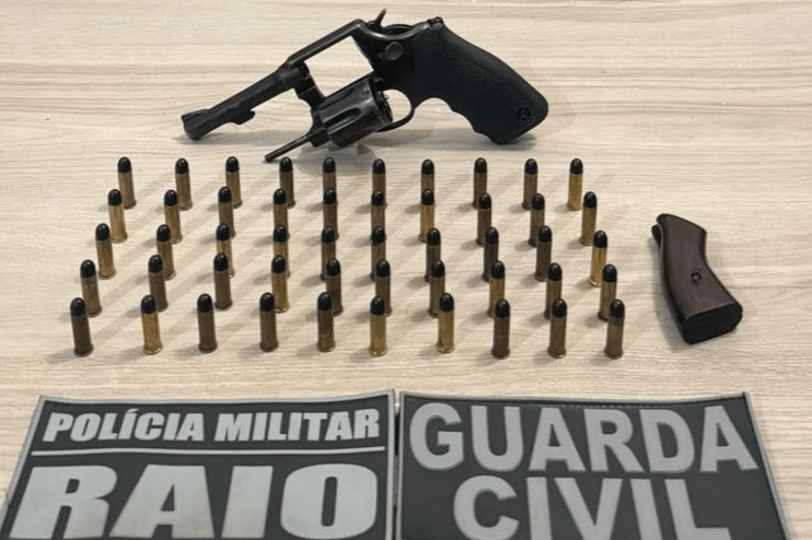 Suspeito de comercializar armas � preso com rev�lver e muni��es em Lucas do Rio Verde