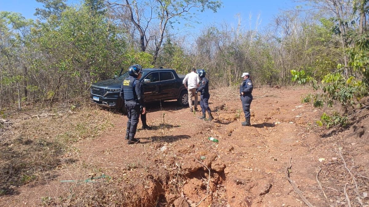 Empres�rio � rendido e tem caminhonete roubada em V�rzea Grande