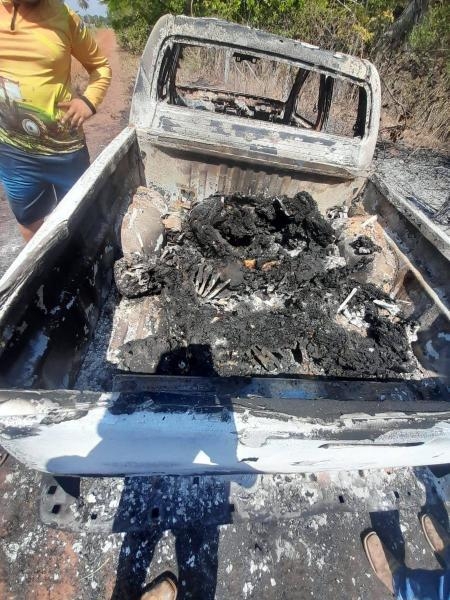 Tr�s corpos carbonizados s�o achados em caminhonete em �rea rural de Vila Bela da Sant�ssima Trindade