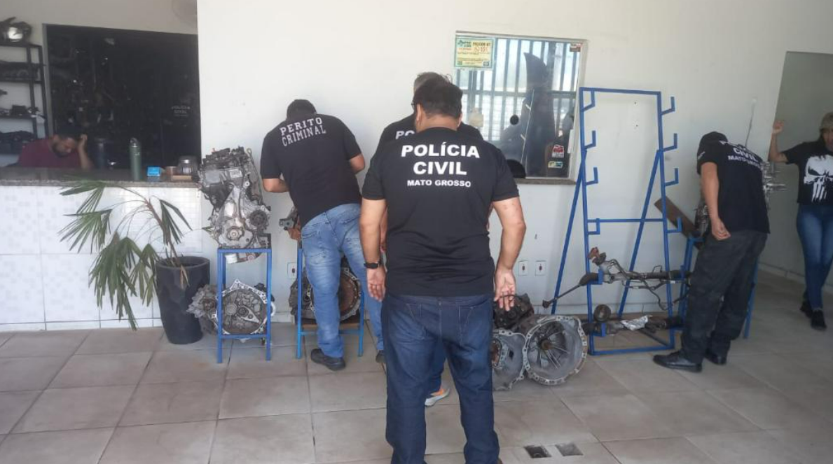 Pol�cia Civil prende dono de loja de autope�as por adultera��o de sinal de ve�culo