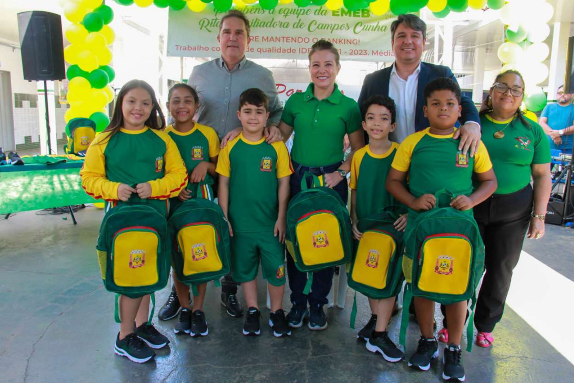 V�rzea Grande conclui entrega de kits de uniformes para escolas da rede municipal