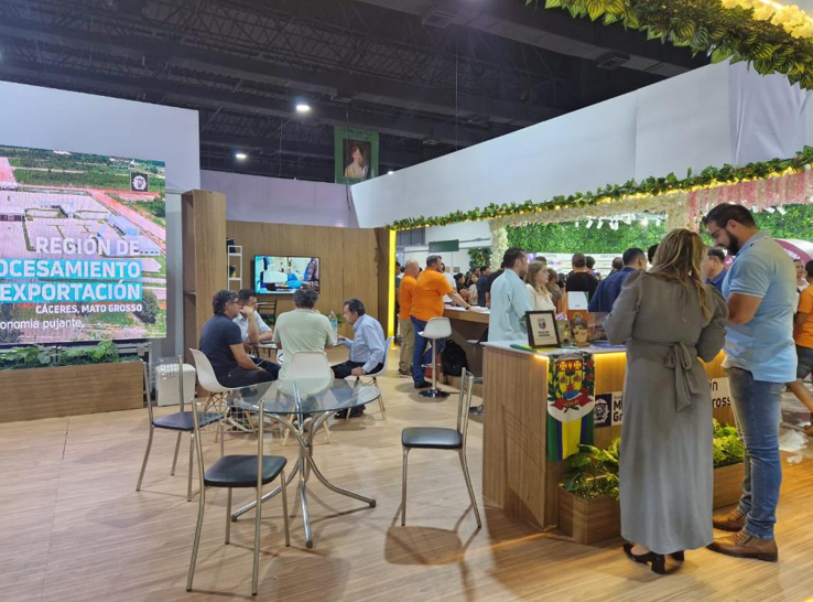 Mato Grosso fortalece neg�cios e parcerias durante a Expocruz 2025 na Bol�via
