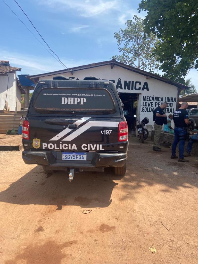 Pol�cia Civil cumpre mandado e ouve pais de militar que matou personal trainer em V�rzea Grande