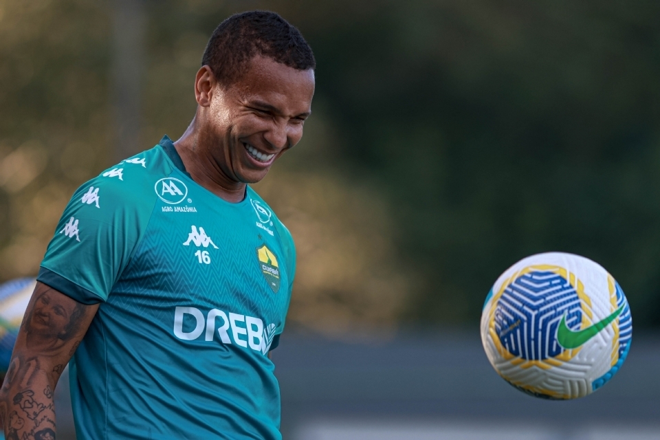 Segundo maior artilheiro da hist�ria do Cuiab�, Deyverson d� o �ltimo adeus ao clube