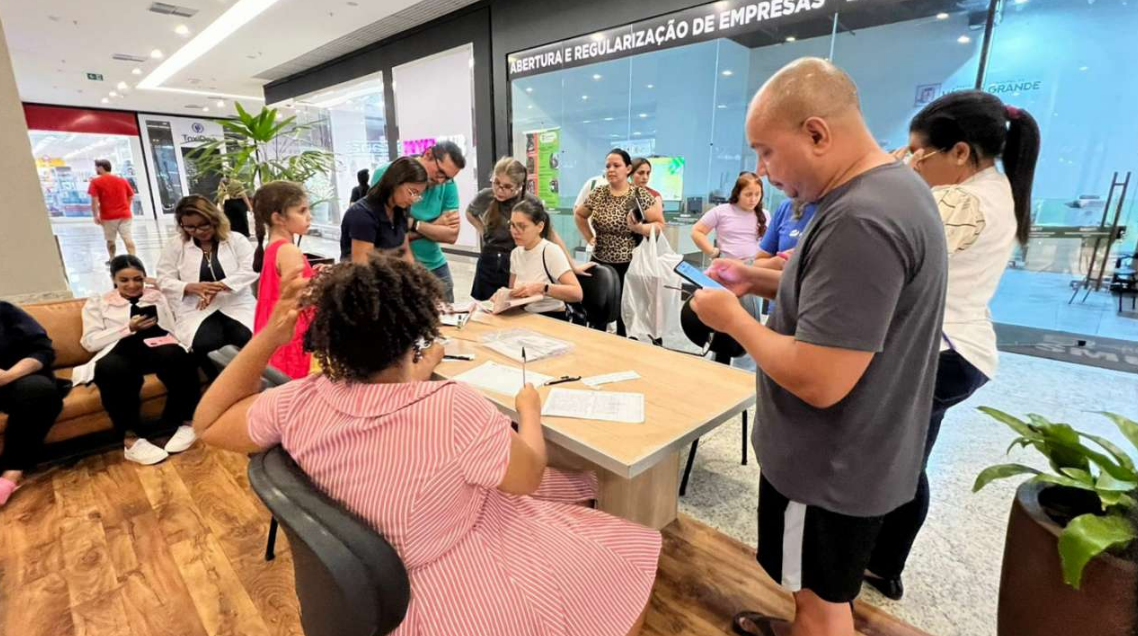 Mais de 360 doses de vacinas s�o aplicadas em a��o no V�rzea Grande Shopping