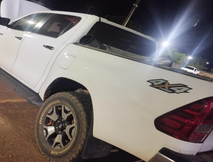 Homem � preso com caminhonete furtada e documentos falsos em Curvel�ndia