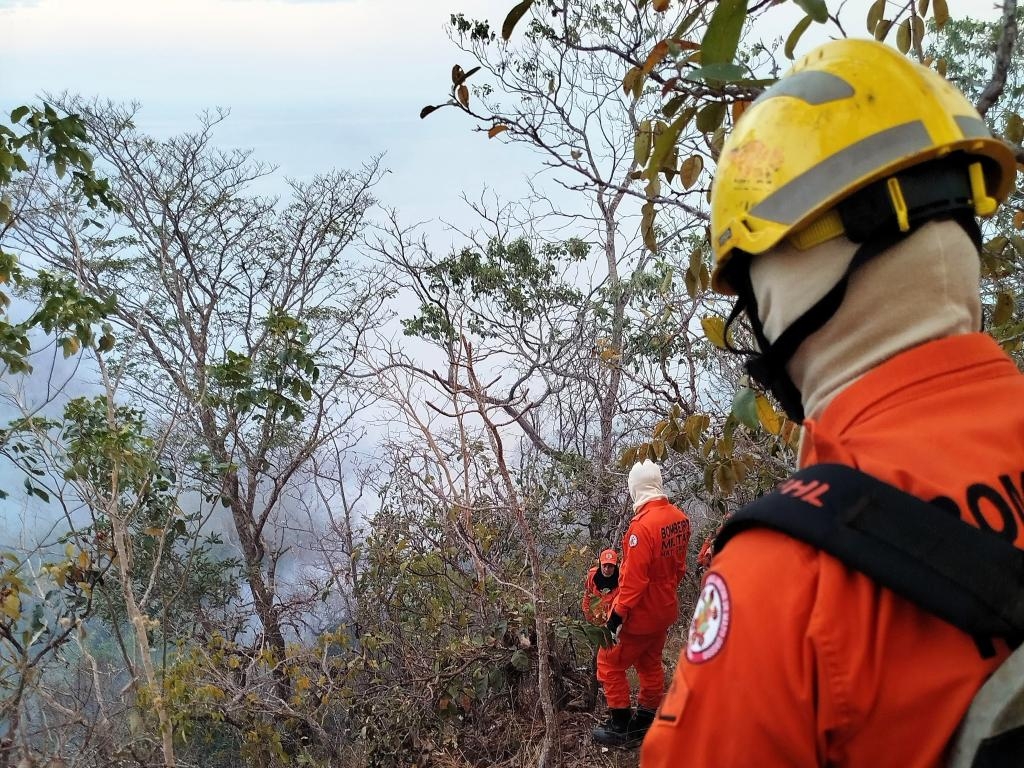Corpo de Bombeiros aplica multa de R$ 80 milh�es por inc�ndio criminoso no Parque Estadual da Serra Azul
