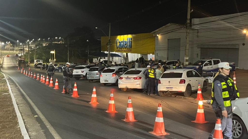 Fiscalizao da Lei Seca prende 13 condutores embriagados na madrugada deste sbado (4)