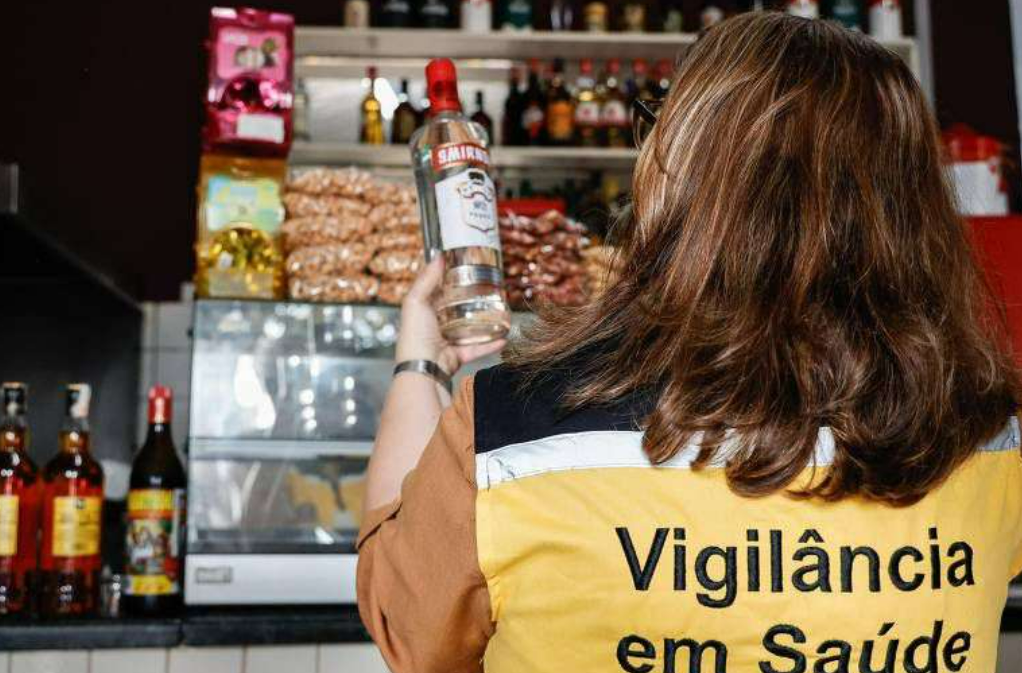 Vigil�ncia Sanit�ria alerta sobre riscos de bebidas clandestinas e orienta popula��o