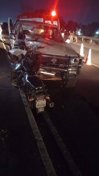 Motociclista morre em coliso com caminhonete na BR-364, em Cuiab