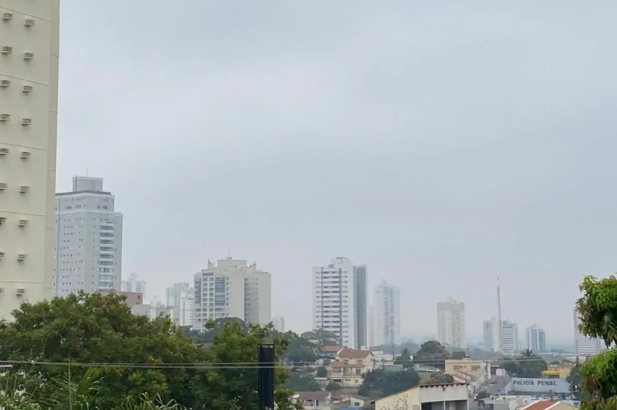 Frente fria avana e muda o clima em Mato Grosso, alerta Inmet