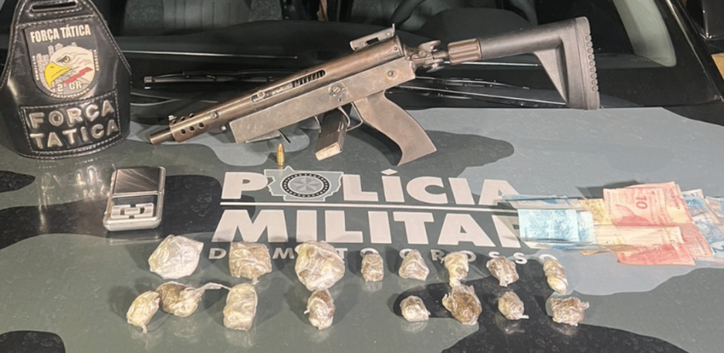 Trio � preso com submetralhadora e por��es de drogas em Mato Grosso