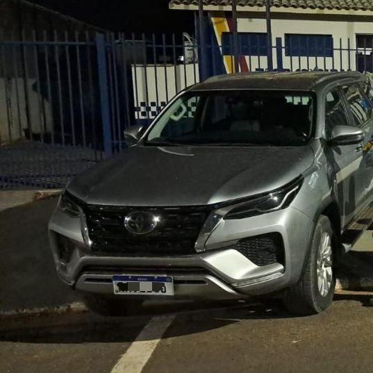 Pol�cia Militar recupera caminhonete clonada e prende homem por recepta��o em Porto Estrela