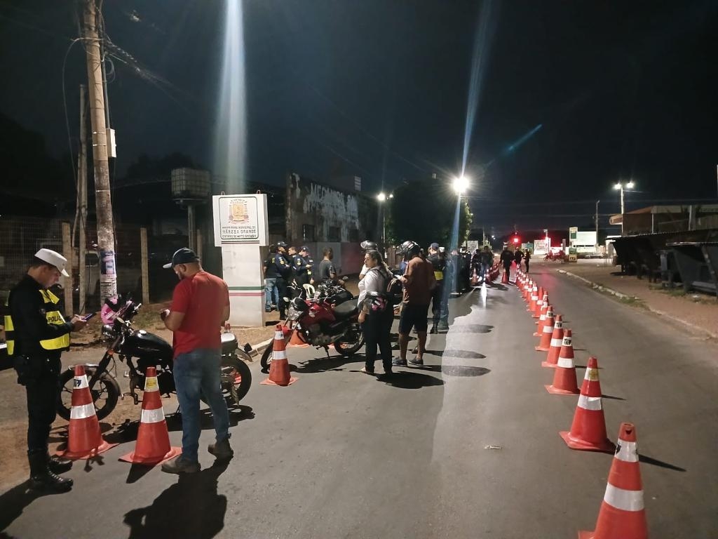 Opera��o identifica 21 condutores sem CNH e apreende moto com R$ 11,8 mil em d�bitos