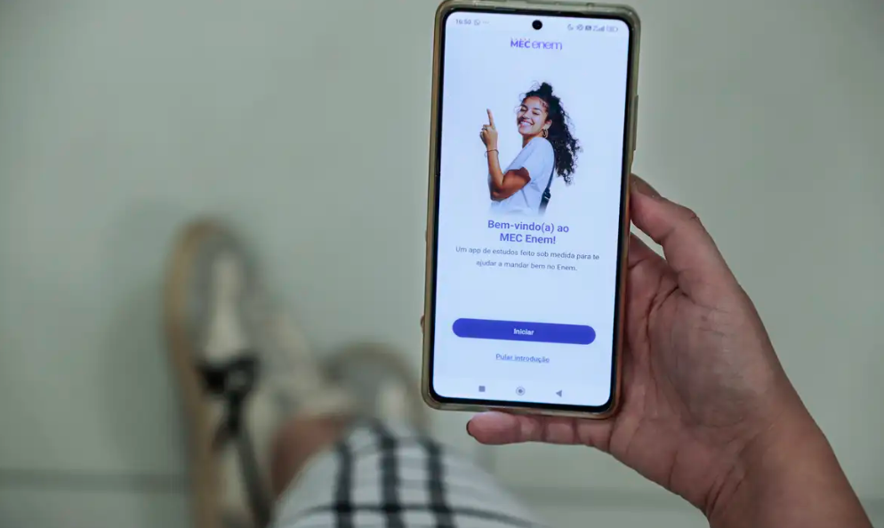 MEC lan�a aplicativo com simulados e corre��o autom�tica de reda��es para o Enem