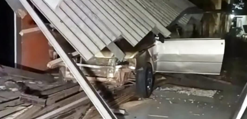 Motorista embriagado perde controle e destri parte de estrutura de comrcio em Sinop
