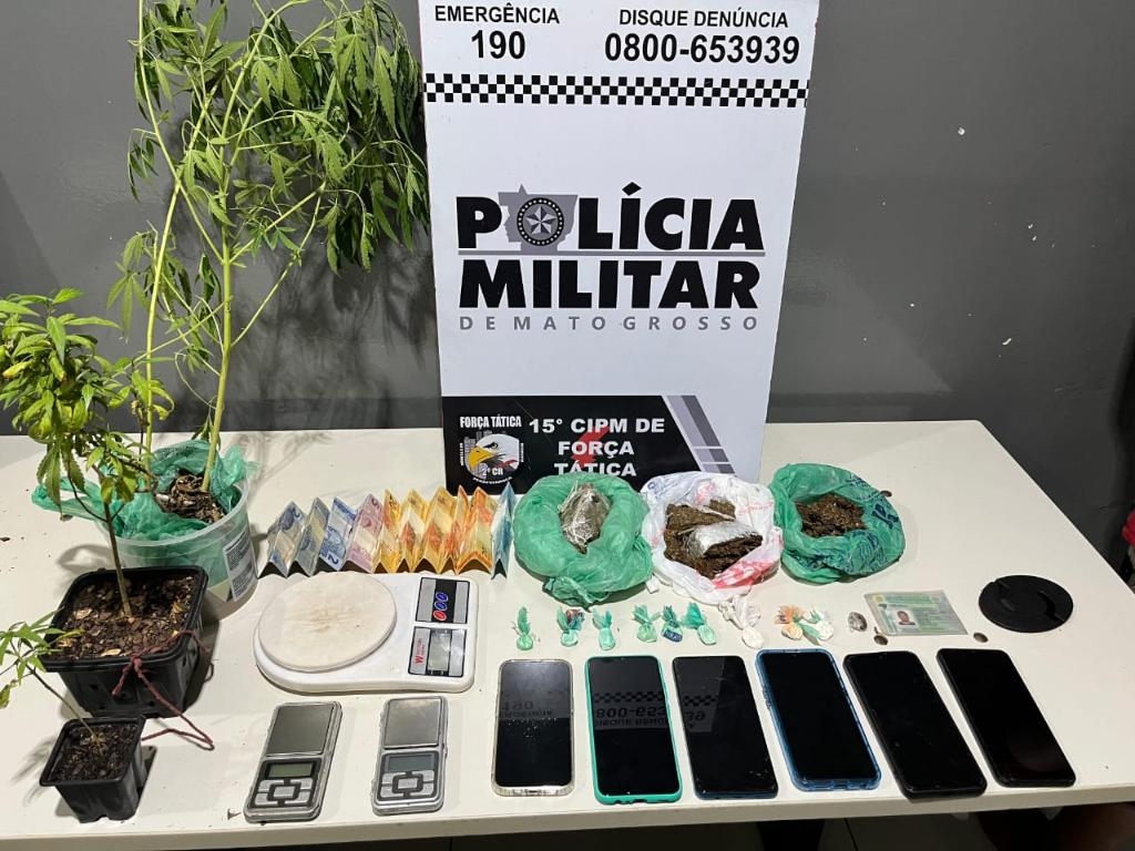 Fora Ttica prende dois homens com pores de drogas e ps de maconha