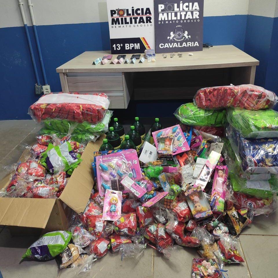 Polcia Militar conduz cinco faccionados e apreende brinquedos que seriam distribudos por faco
