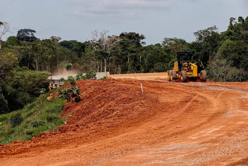 Governo de MT licita mais R$ 233 milhes em obras de infraestrutura