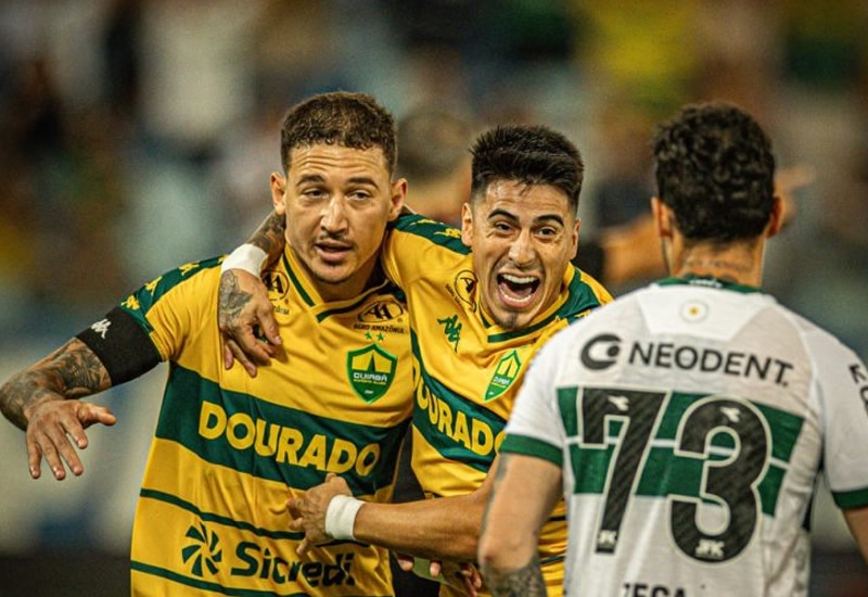 Cuiab encosta no G4 aps falhas de rivais na 32 rodada 