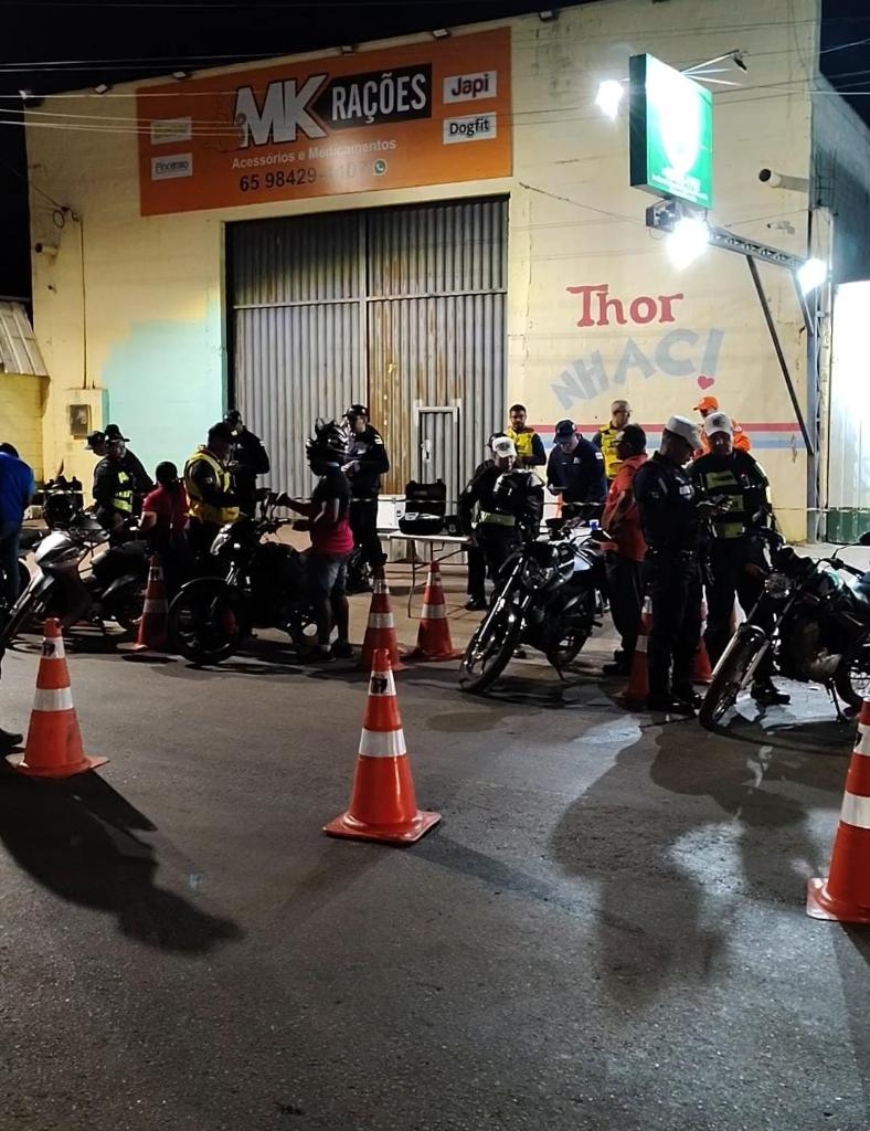 Fiscalizao remove 33 motocicletas e prende duas pessoas por embriaguez ao volante em Cuiab