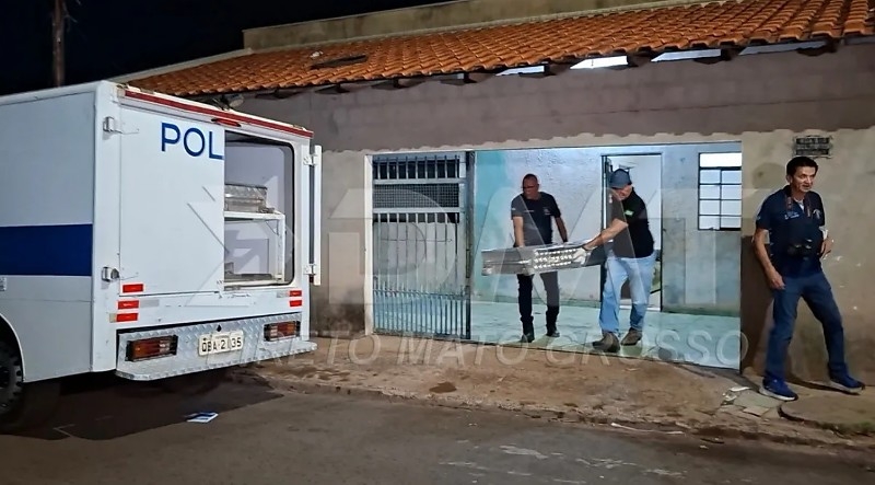Homem  executado dentro de casa por dupla armada