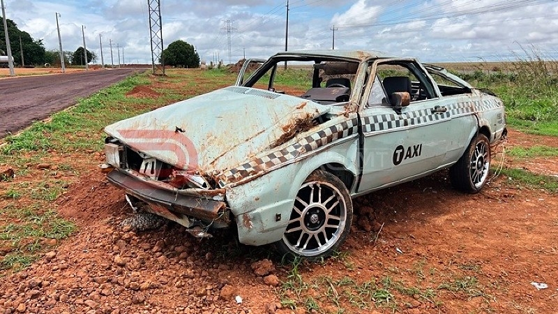 Duas pessoas ficam feridas em capotamento na MT-249