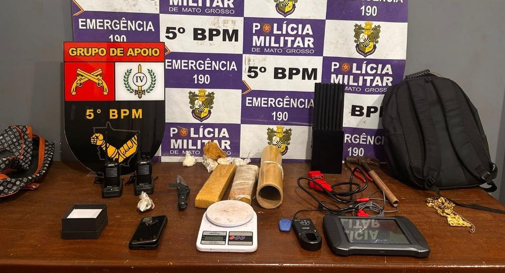 PM prende homem por tr�fico, apreende tabletes de maconha e ferramentas utilizadas para furtar carros