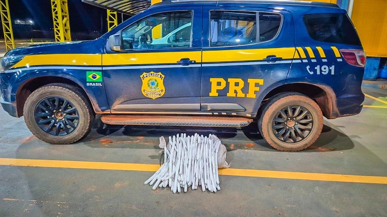 PRF intercepta carga de 50 kg de explosivos em caminhonete na BR-174