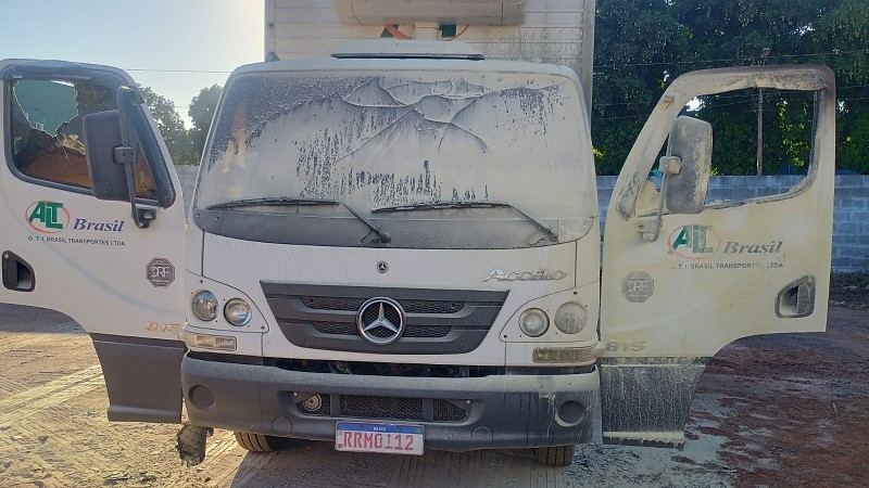 Homem invade empresa e incendeia caminh�o no Distrito Industrial de Cuiab� (V�deo)