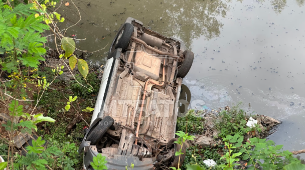 Carro perde controle e cai no Crrego do Barbado em Cuiab