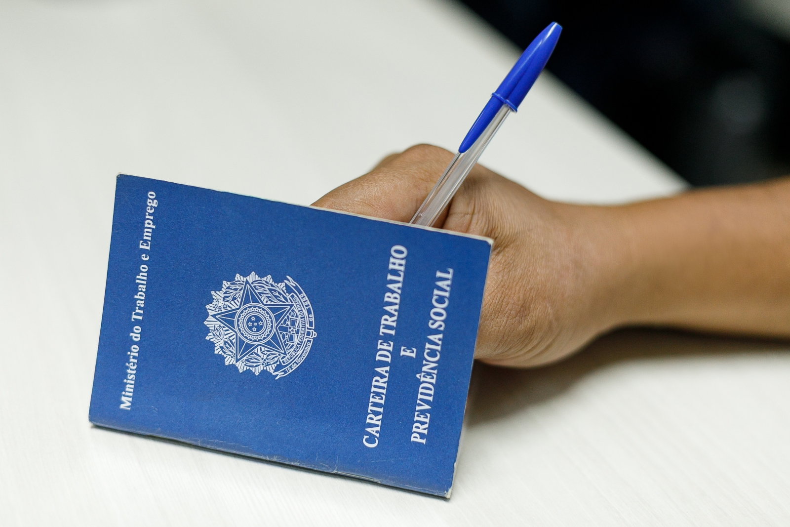 Desemprego no Brasil atinge 5,6% e iguala menor taxa da s�rie hist�rica