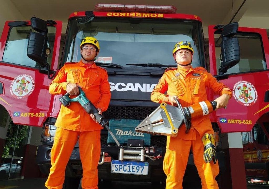 Bombeiros resgatam 13 pessoas presas em elevadores neste final de semana