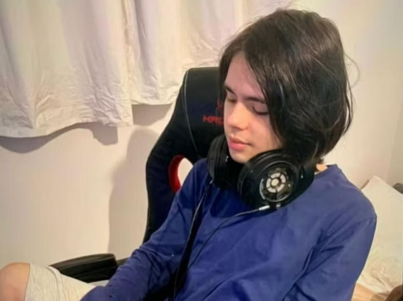 M�e diz que filho morreu ao levar soco de m�dico em hospital do Rio