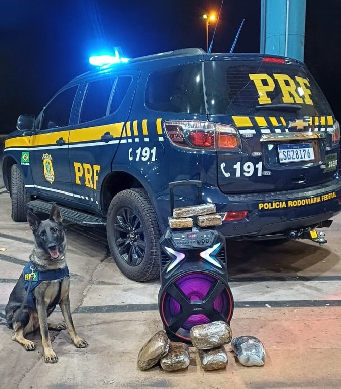 PRF apreende maconha escondida em caixa de som durante abordagem na BR-364, em Santo Ant�nio do Leverger